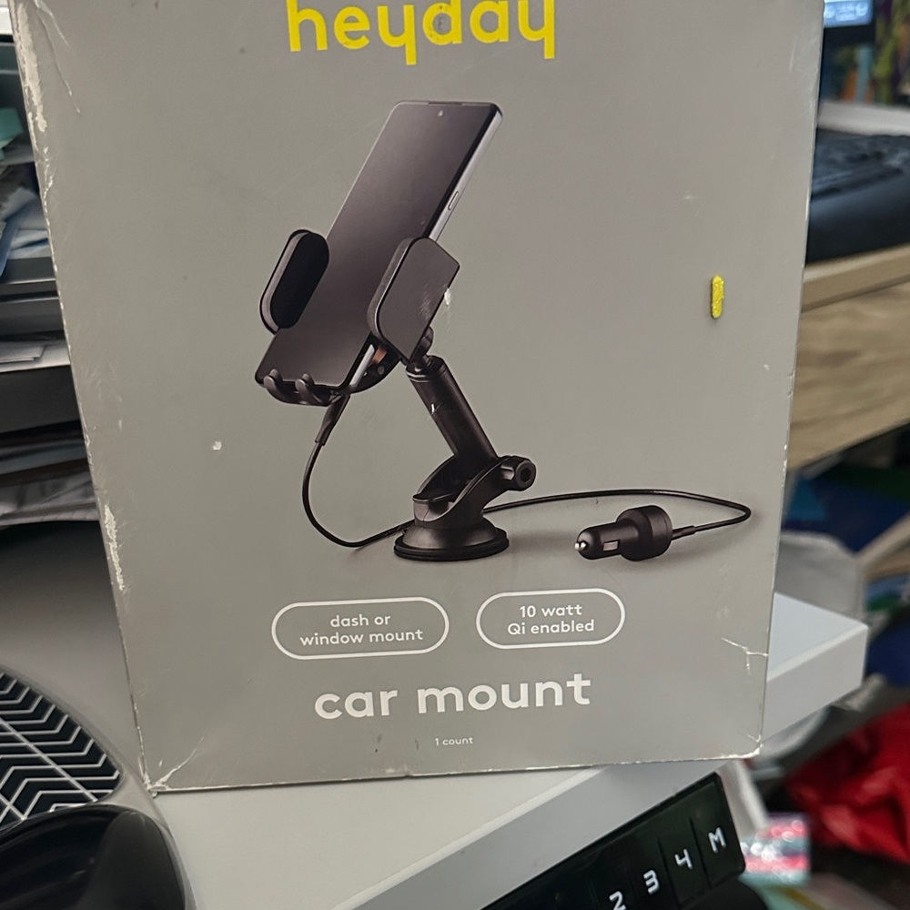 Heyday Black Car Mount with Qi Charging
